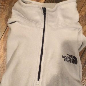 Light grey NorthFace long sleeve pullover
